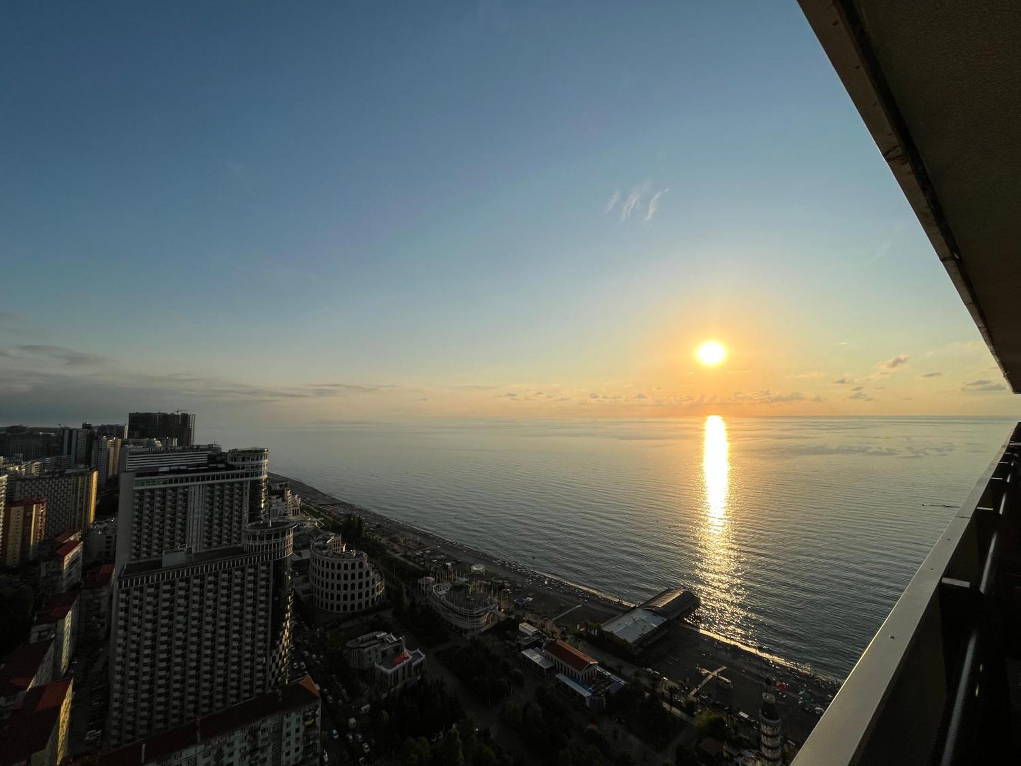 Orbi City Sun Tower 43 Floor Batoumi Extérieur photo